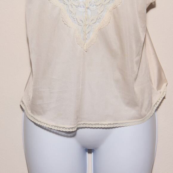 Vintage J.C. Penney Lace camisole Size 34 Made in USA - Picture 3 of 6